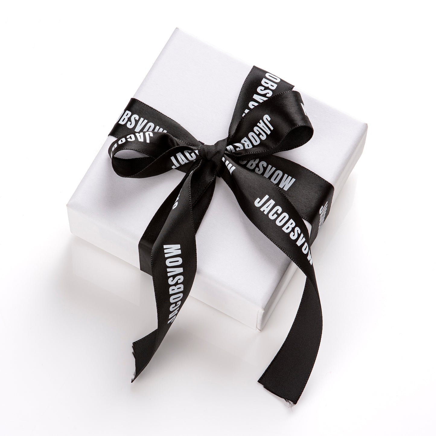 Jacobsvow jewelry box with ribbon