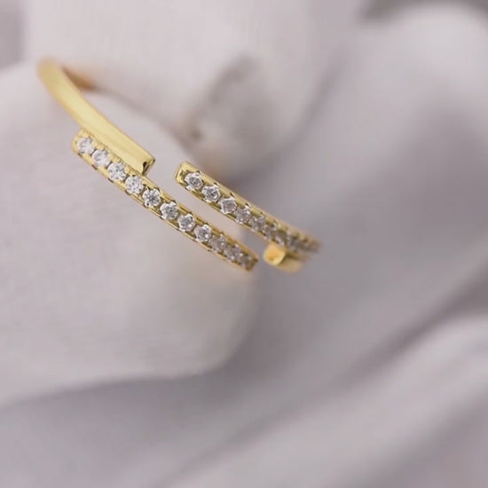 JACOBSVOW gold adjustable stacking ring video