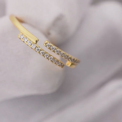 JACOBSVOW gold adjustable stacking ring video